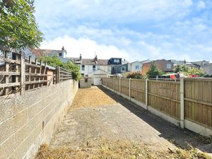Colne Road- click for photo gallery